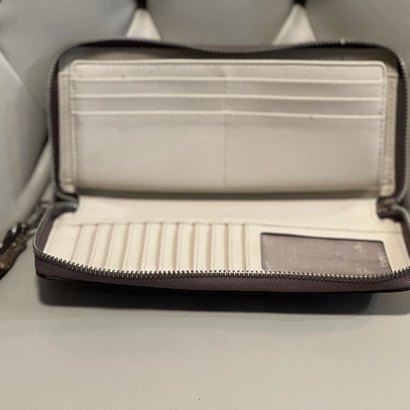 Michael Kors Snake Print Wallet - Picture 4 of 4